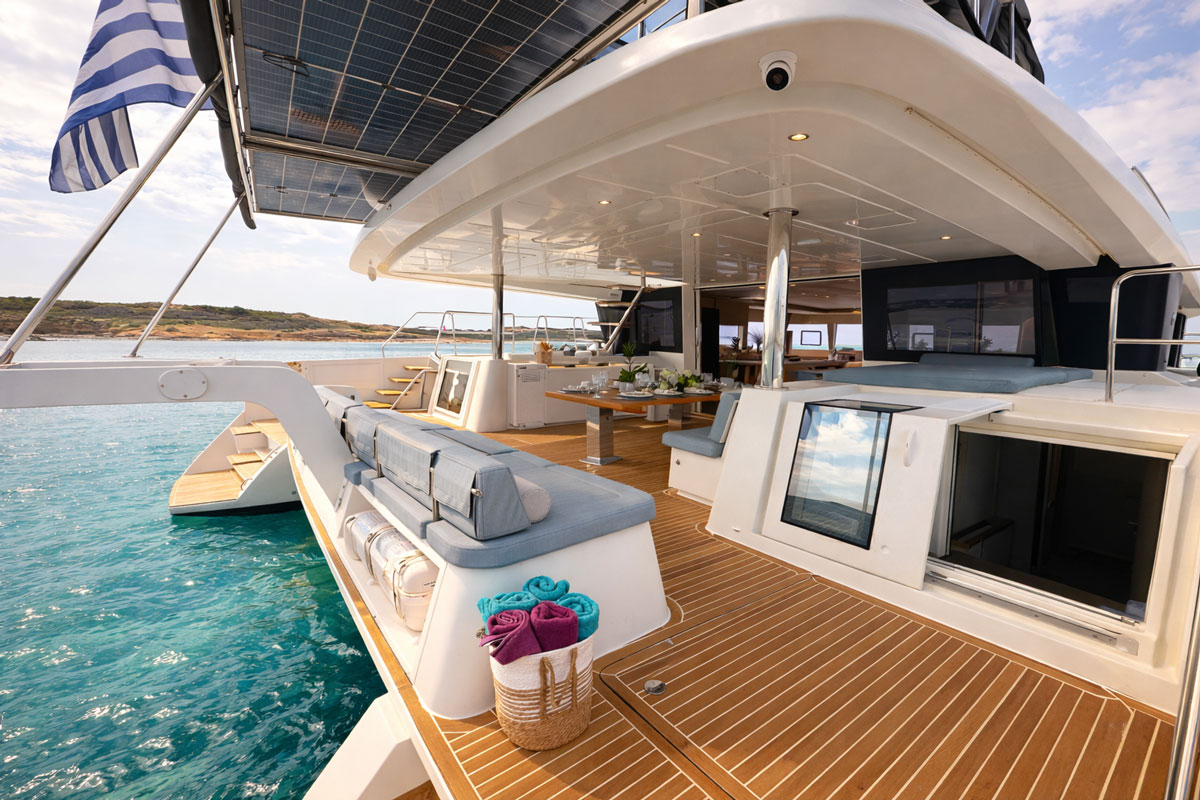 Royal Destiny - 62 ft crewed catamaran