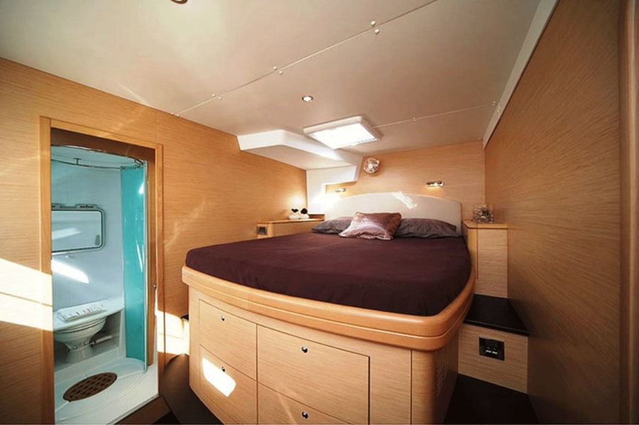 The Full House - 50 ft crewed catamaran